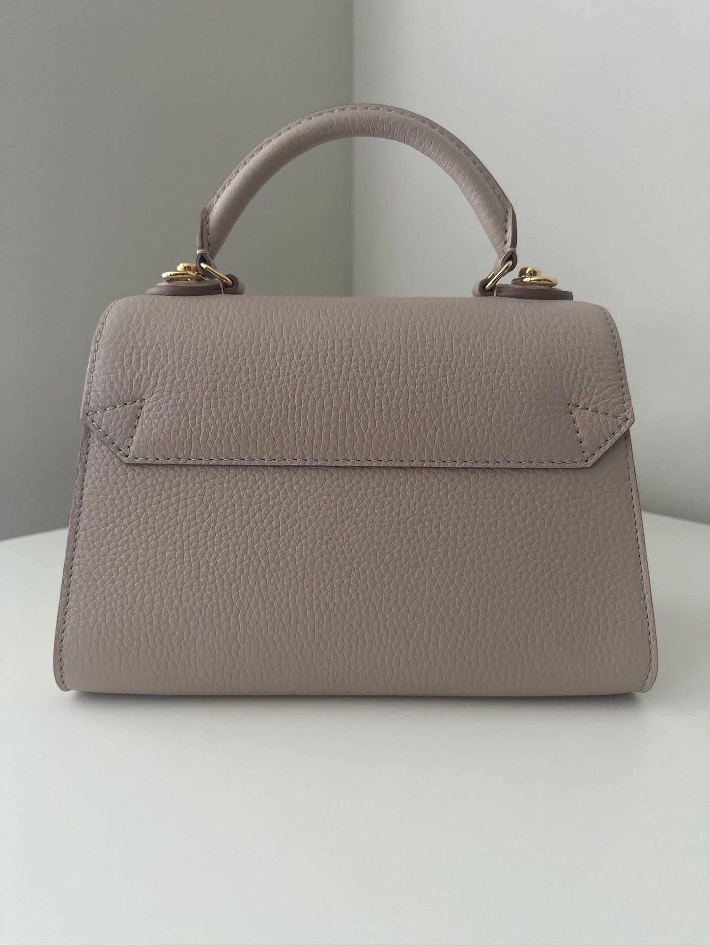 Louis Vuitton Twist One Handle PM en cuir Taurillon