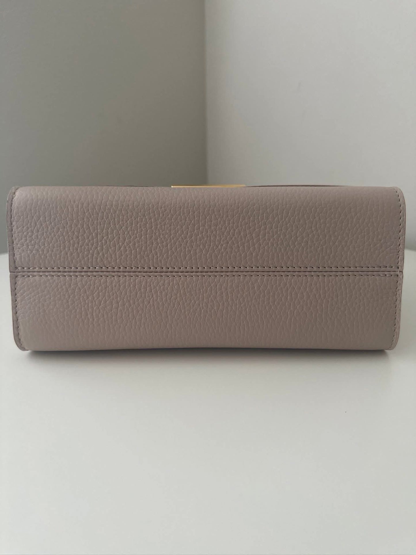 Louis Vuitton Twist One Handle PM en cuir Taurillon