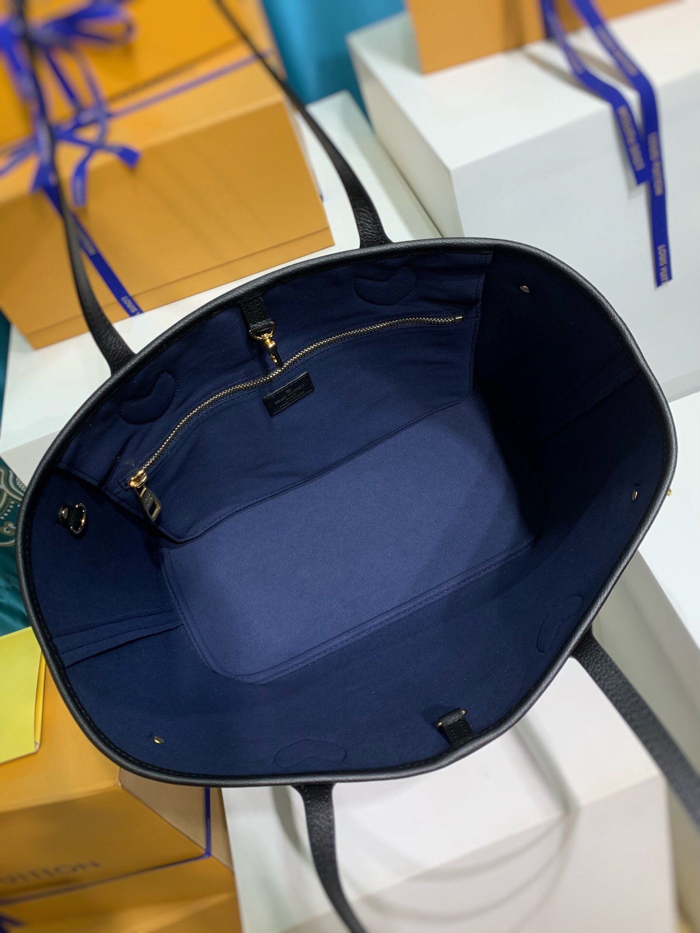 Louis Vuitton Neverfull MM tote bag