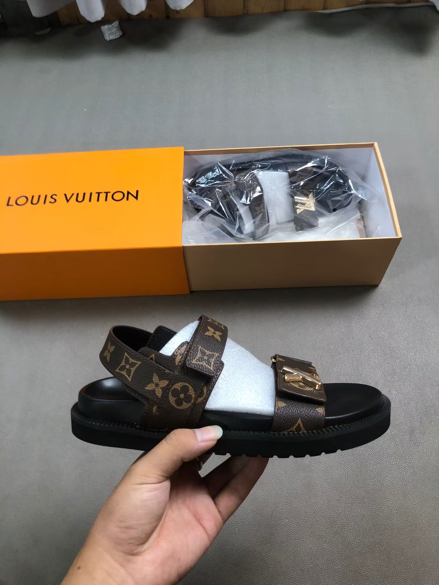 LV Sunset flat comfort sandal is revisited this season