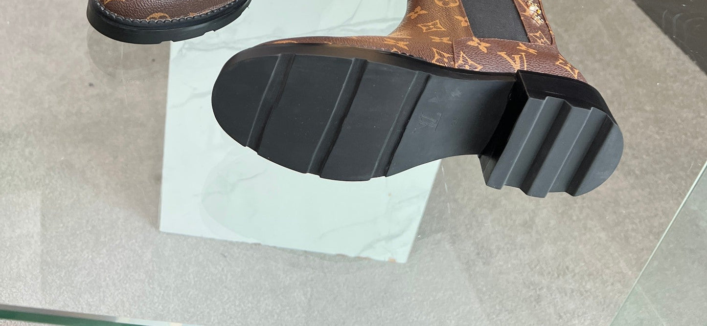 Louis Vuitton Boots Wonderland Flat Rangers